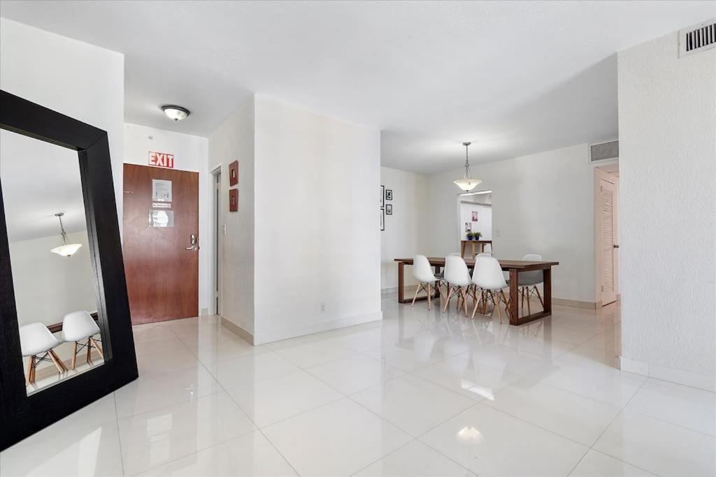 Beachfront 2 Bedroom At Tides Hollywood 8Th Floor Екстер'єр фото