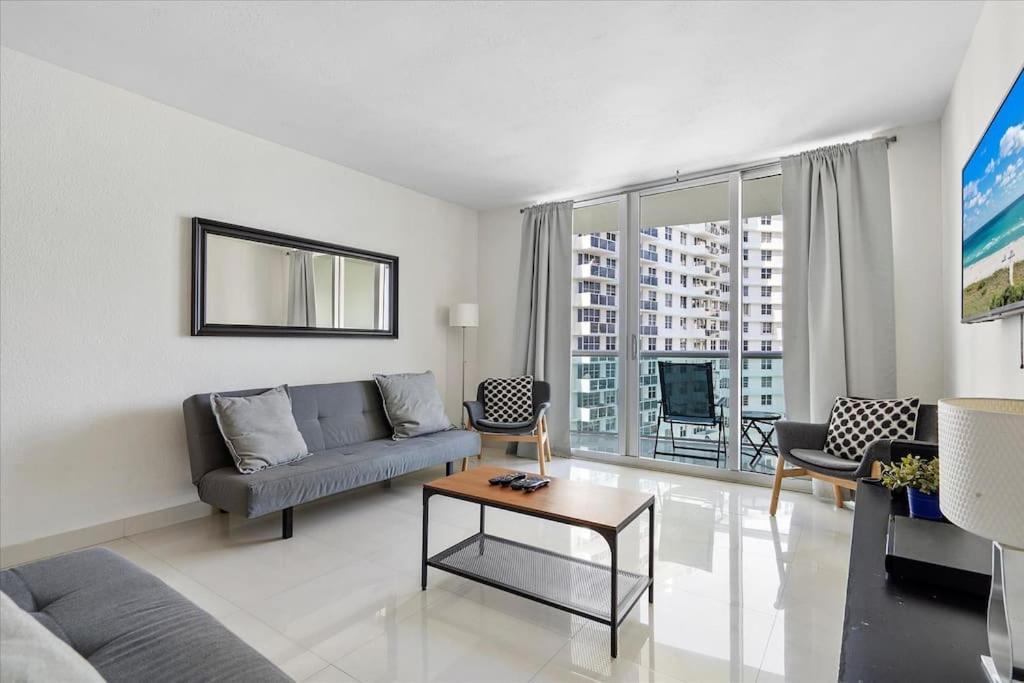 Beachfront 2 Bedroom At Tides Hollywood 8Th Floor Екстер'єр фото