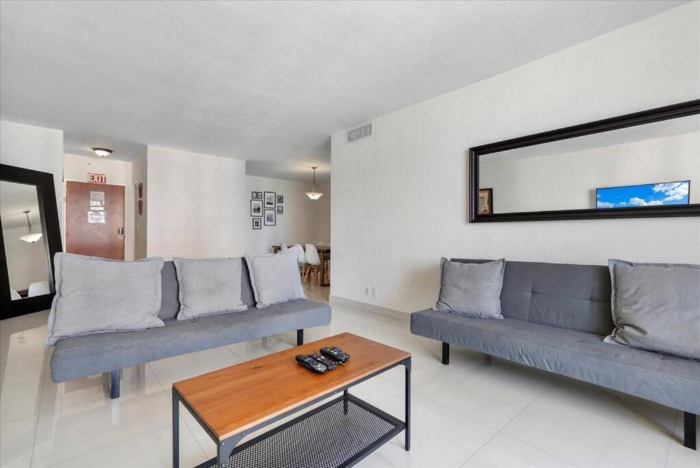Beachfront 2 Bedroom At Tides Hollywood 8Th Floor Екстер'єр фото