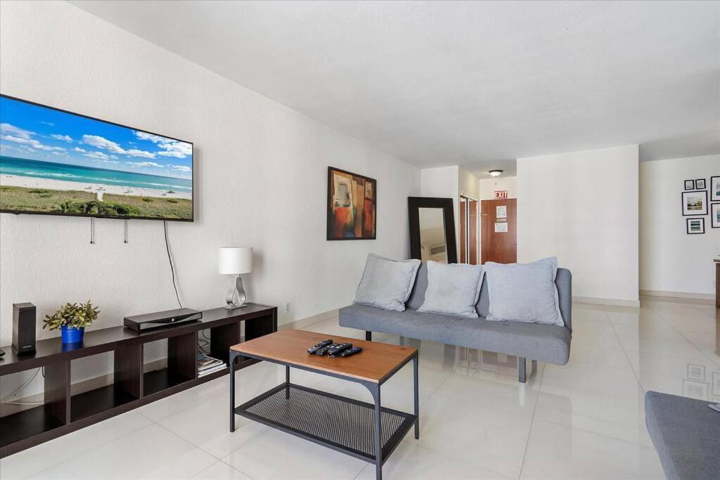 Beachfront 2 Bedroom At Tides Hollywood 8Th Floor Екстер'єр фото